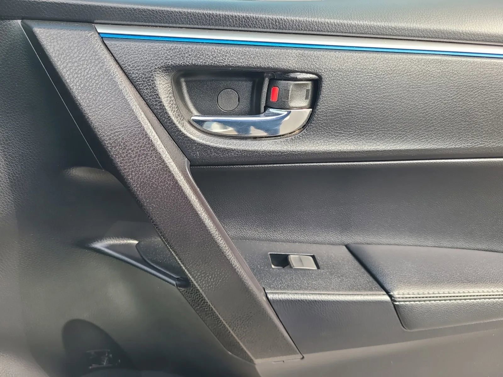 Used 2015 Toyota Corolla S FWD image 22