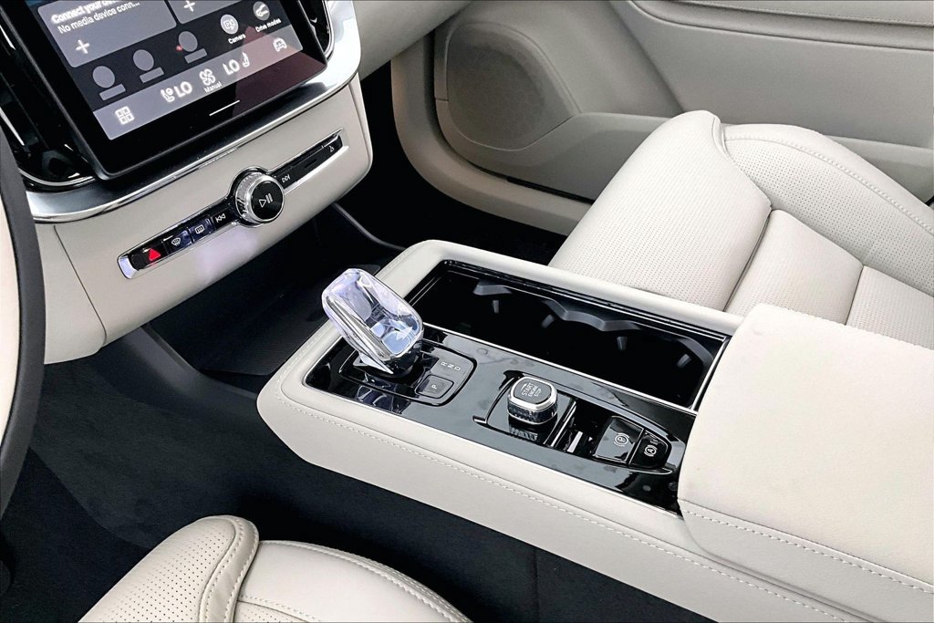 New 2026 Volvo XC90 B6 Ultra w/ Protection Package Premier AWD/4WD image 20