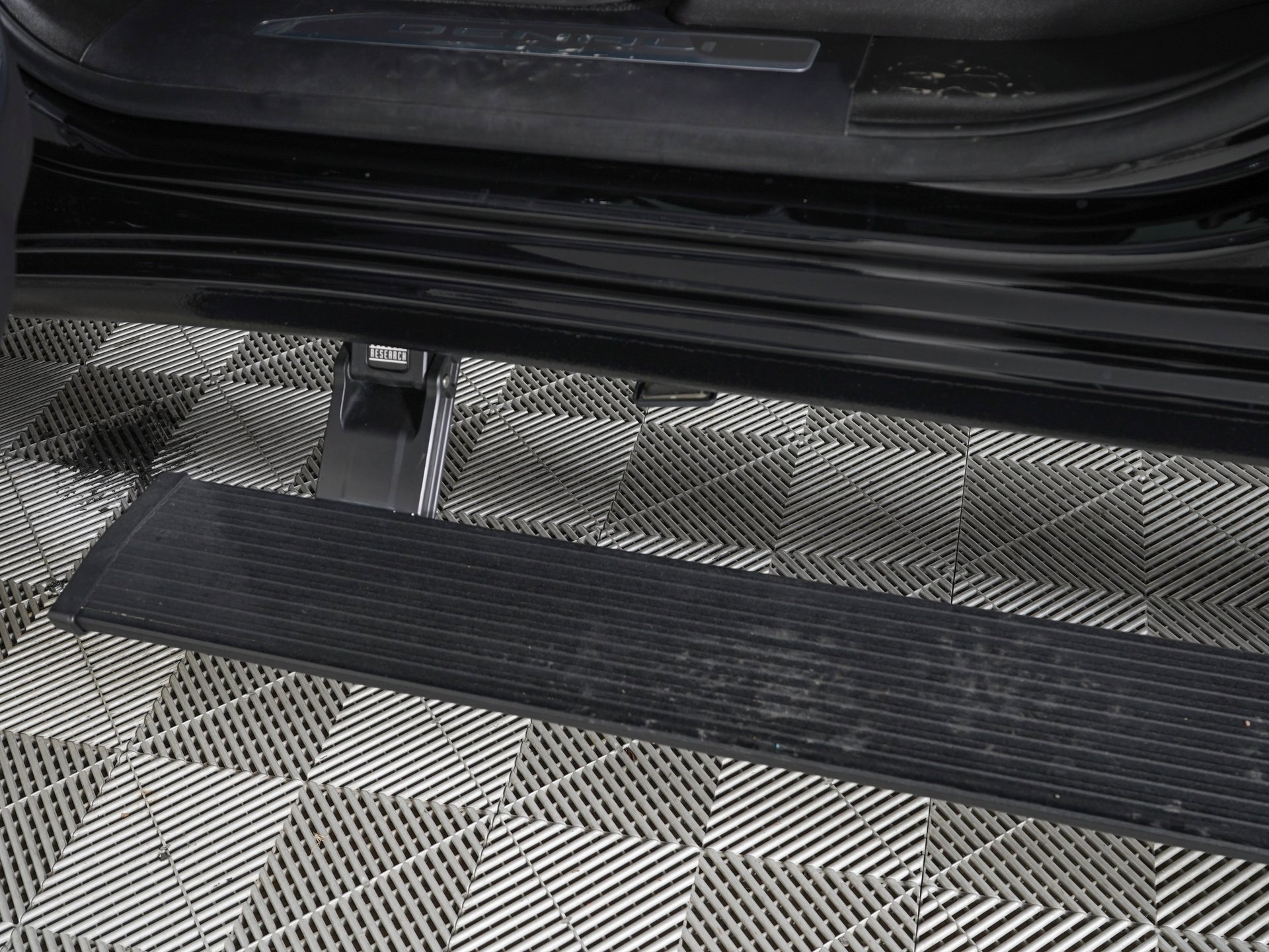 Used 2025 GMC Sierra 2500 Denali w/ Denali Reserve Package image 16