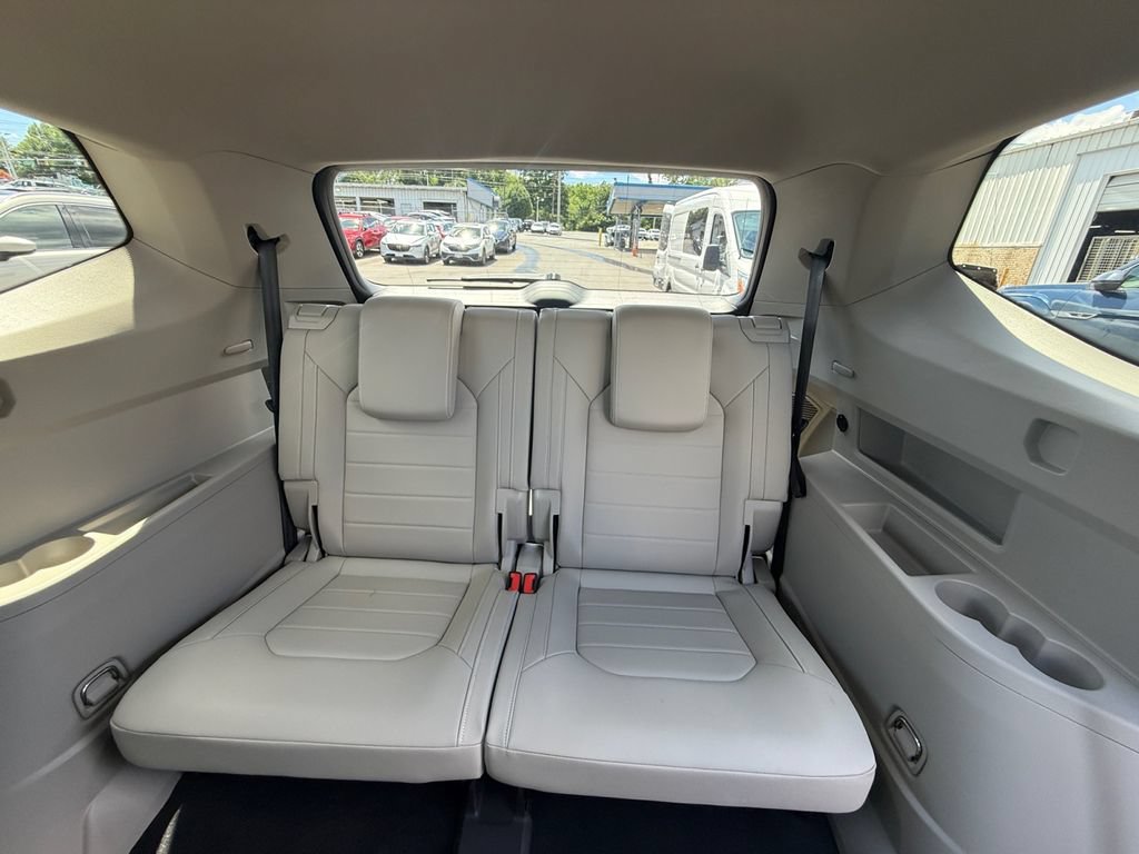 Used 2025 Volkswagen Atlas SEL AWD/4WD image 23