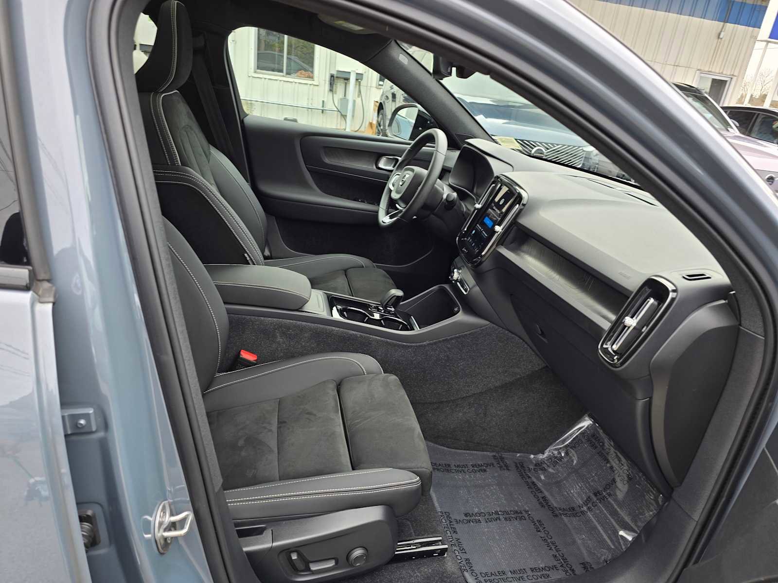 Certified 2023 Volvo C40 P8 Recharge Plus image 11