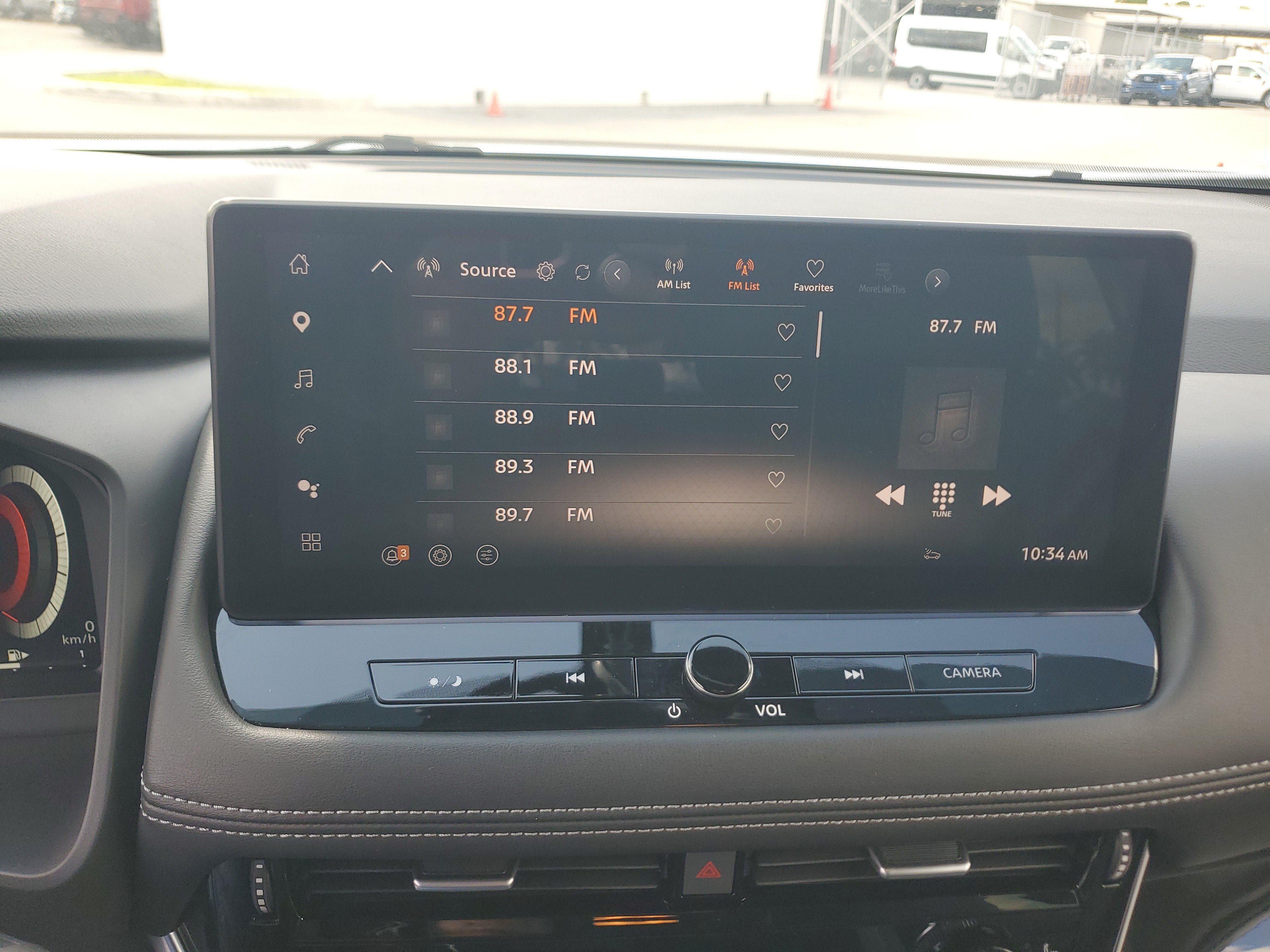 Used 2025 Nissan Rogue SL FWD image 24