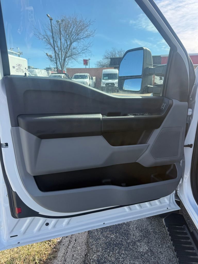 New 2026 Ford F550 4x4 Supercab Super Duty image 6