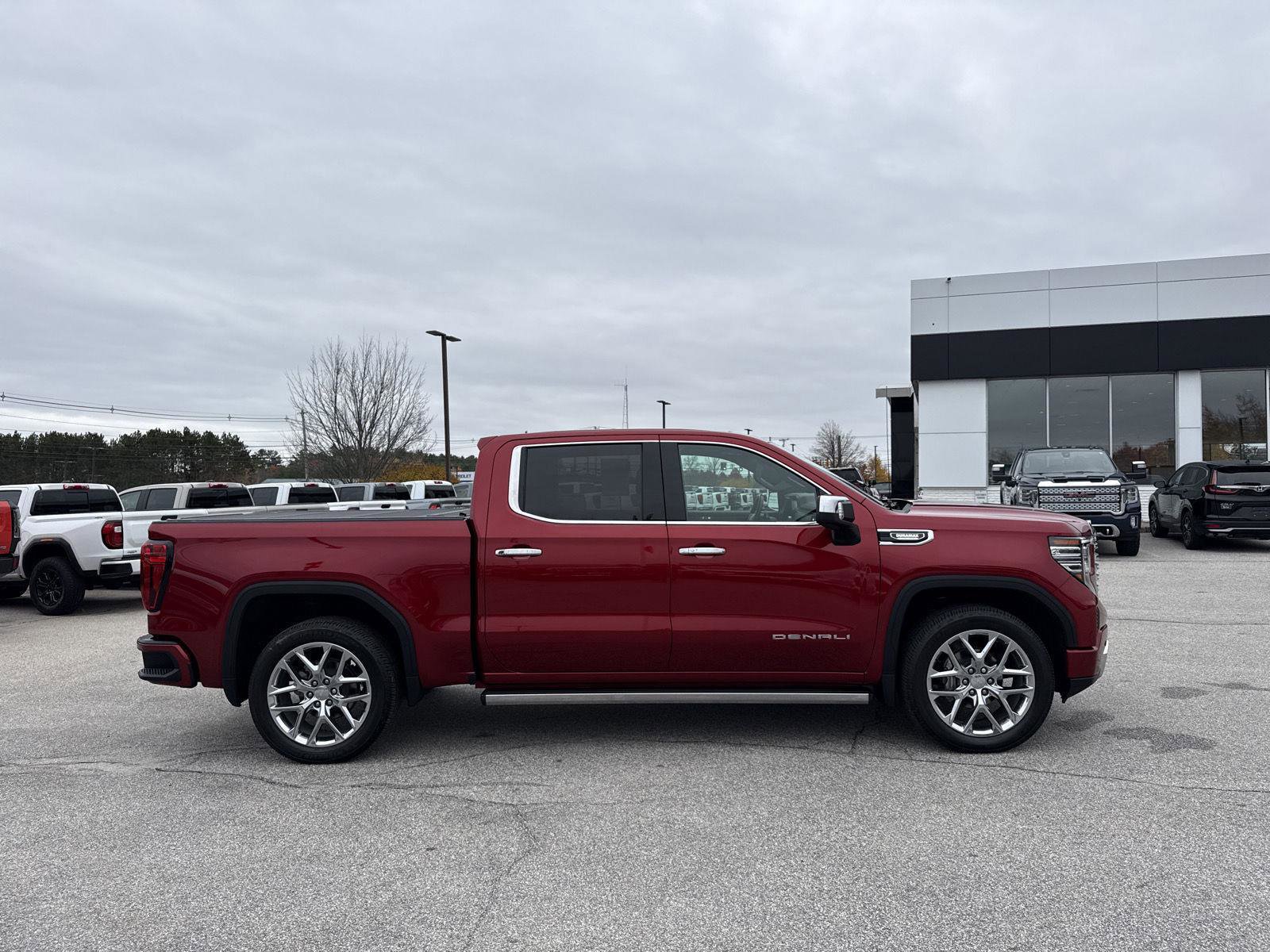Used 2023 GMC Sierra 1500 Denali w/ Technology Package image 4