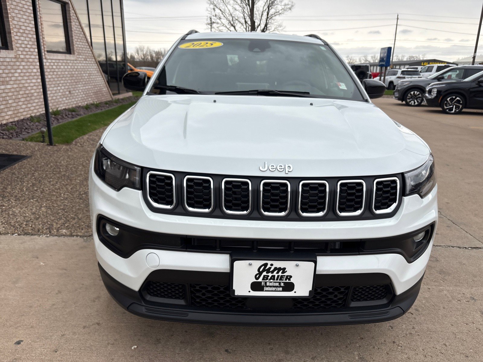 Used 2025 Jeep Compass Latitude w/ Convenience Group image 6