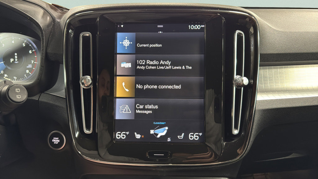 Used 2022 Volvo XC40 T5 Momentum image 36