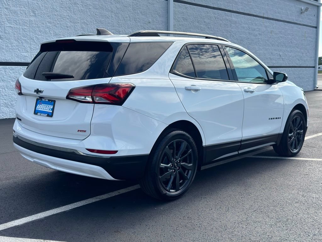 Used 2023 Chevrolet Equinox RS w/ LPO, Floor Liner Package FWD image 6