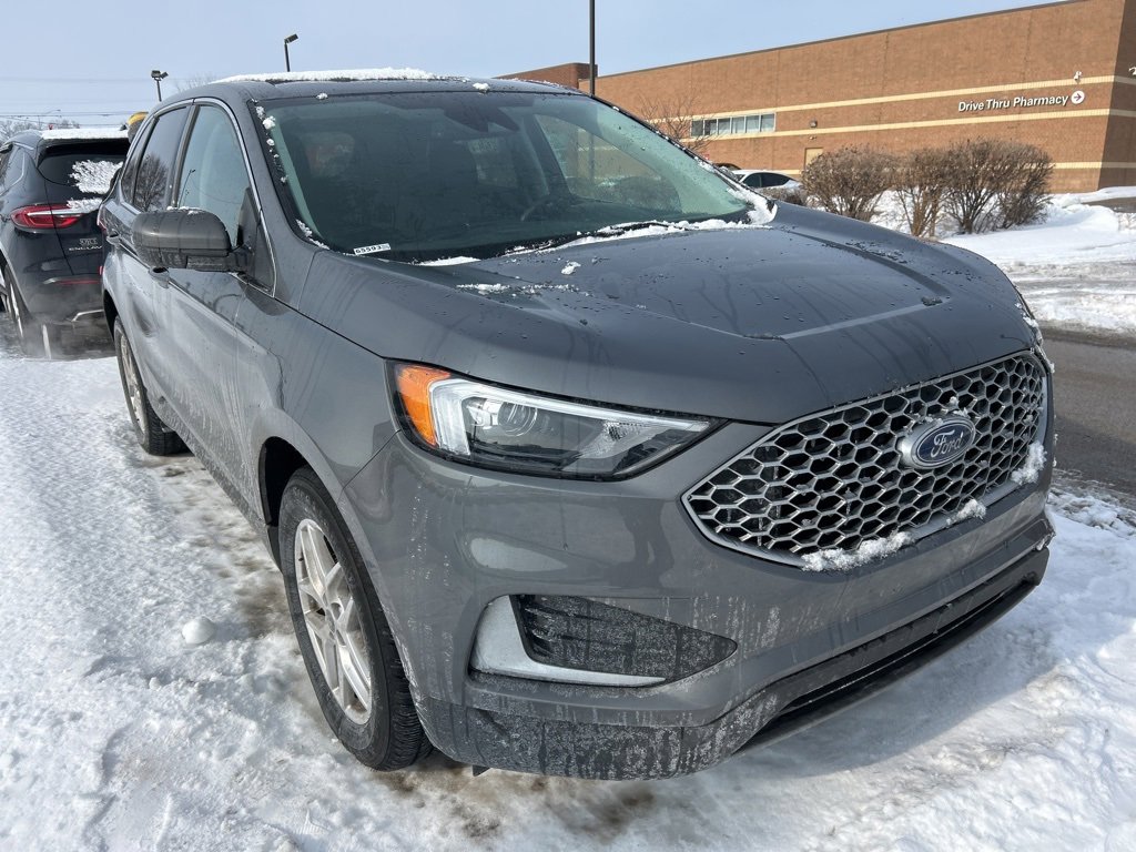 Used 2024 Ford Edge SEL image 2
