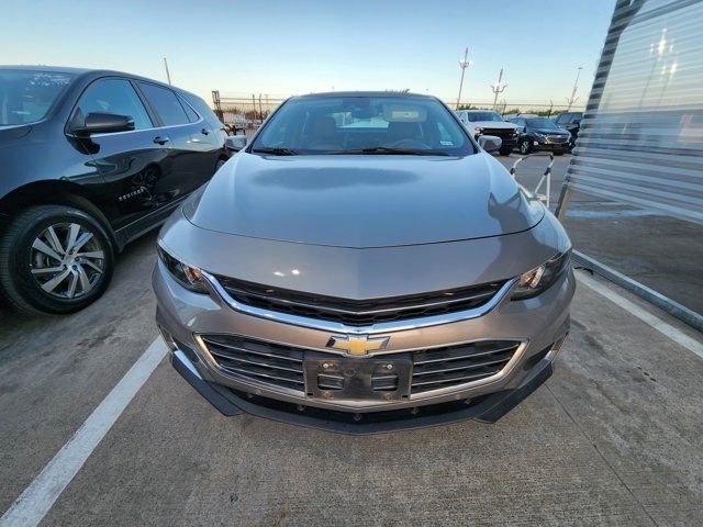 Used 2017 Chevrolet Malibu LT w/ Leather Package video 2