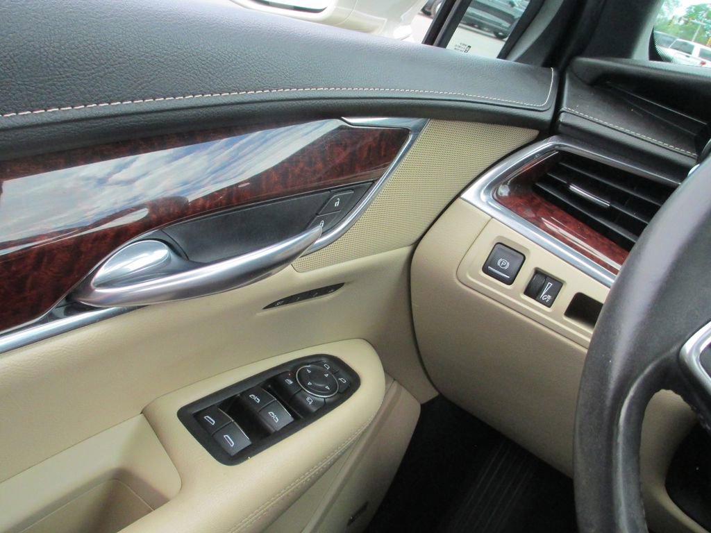 Used 2017 Cadillac XT5 Premium Luxury FWD image 27