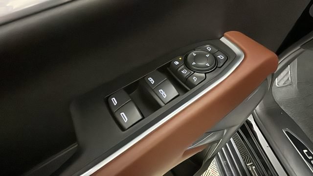 Used 2025 GMC Sierra 3500 Denali Ultimate AWD/4WD image 10
