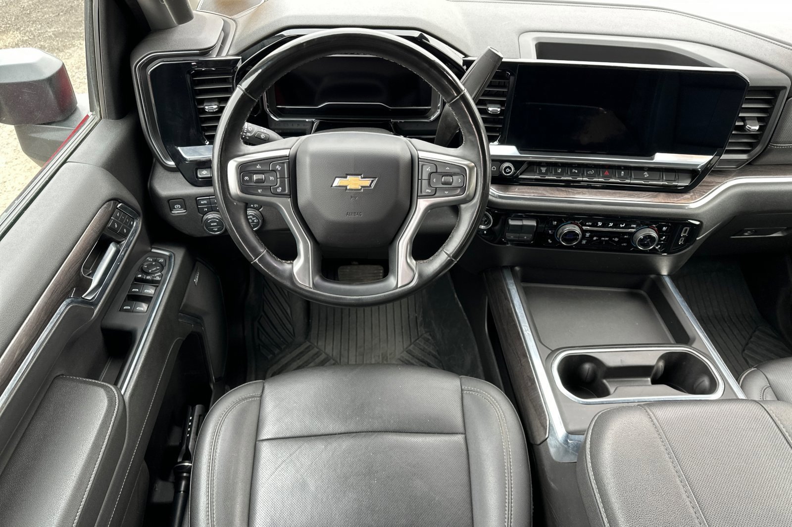 Used 2024 Chevrolet Silverado 2500 LTZ w/ LTZ Premium Package image 15