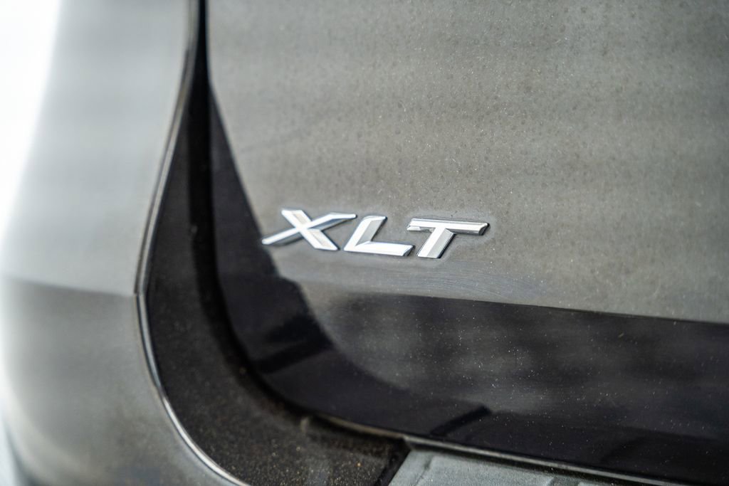 Used 2021 Ford Explorer XLT w/ Equipment Group 202A RWD image 10