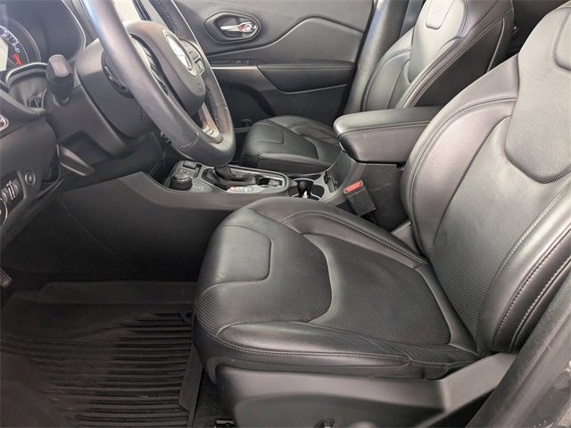 Used 2019 Jeep Cherokee Limited w/ Technology Group image 14