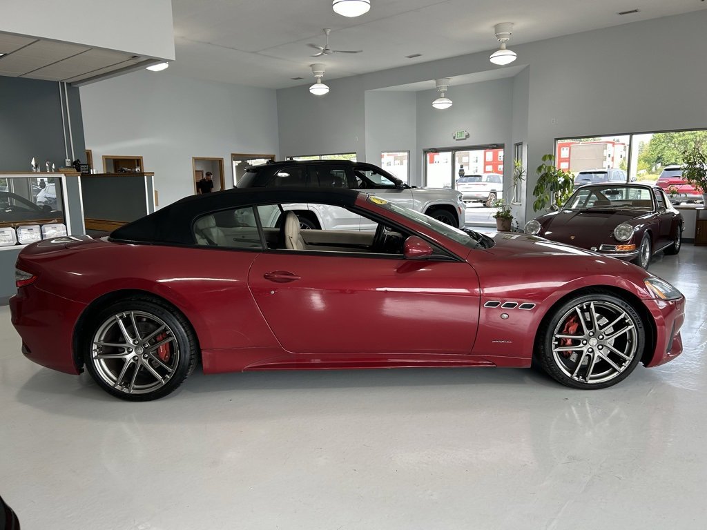 Used 2018 Maserati GranTurismo Sport image 2