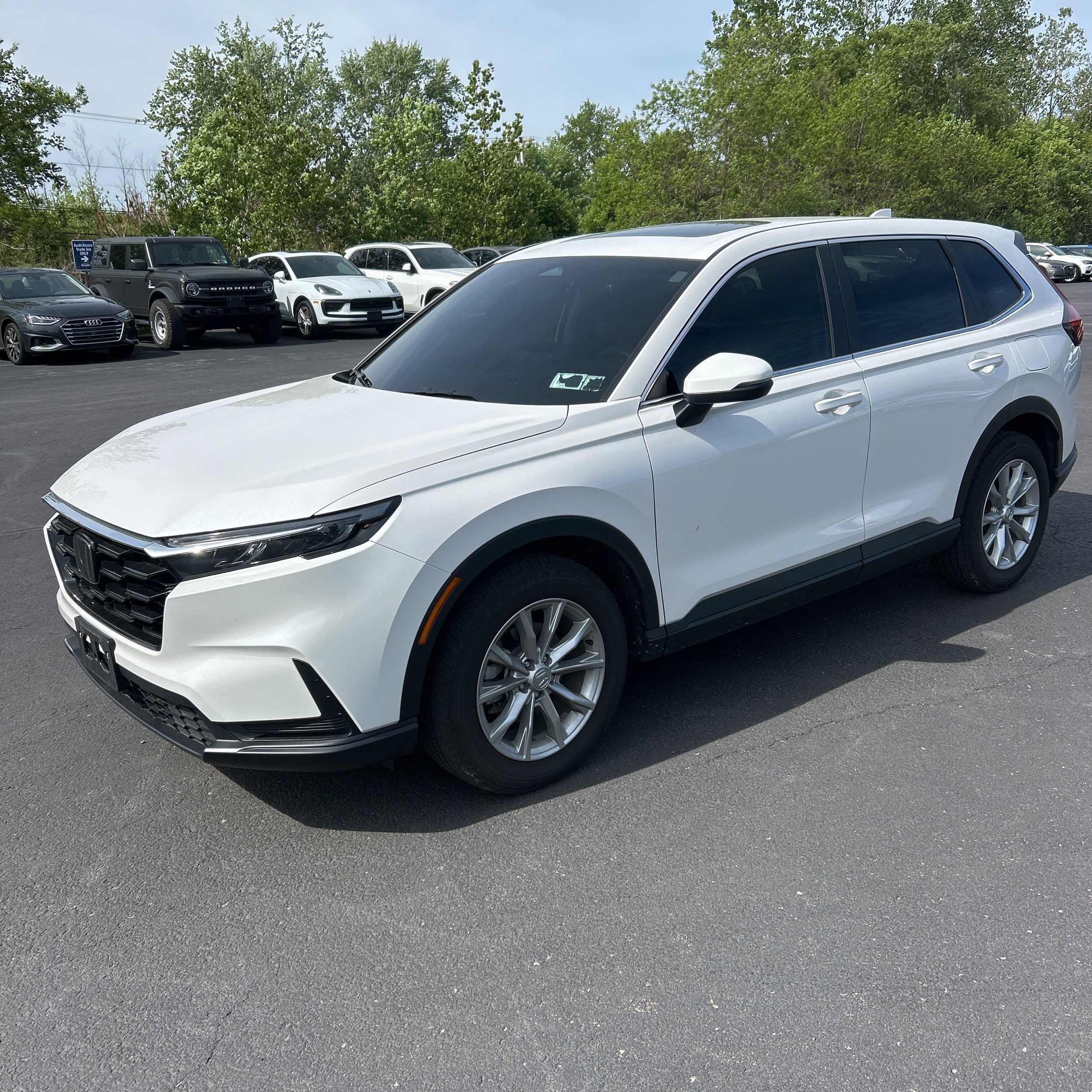 Used 2025 Honda CR-V EX image 1