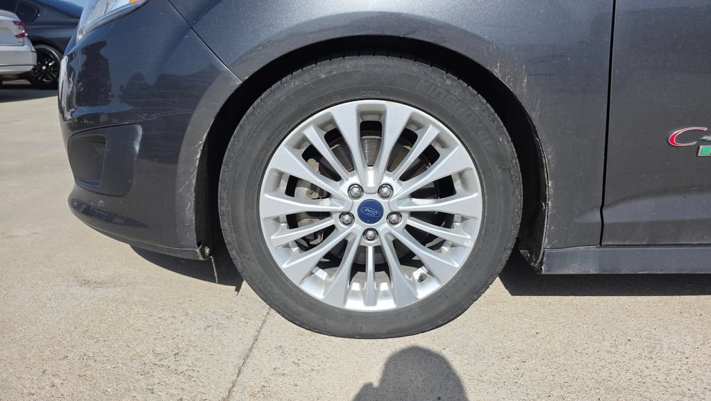 Used 2017 Ford C-MAX Energi SE w/ Equipment Group 401A FWD image 10