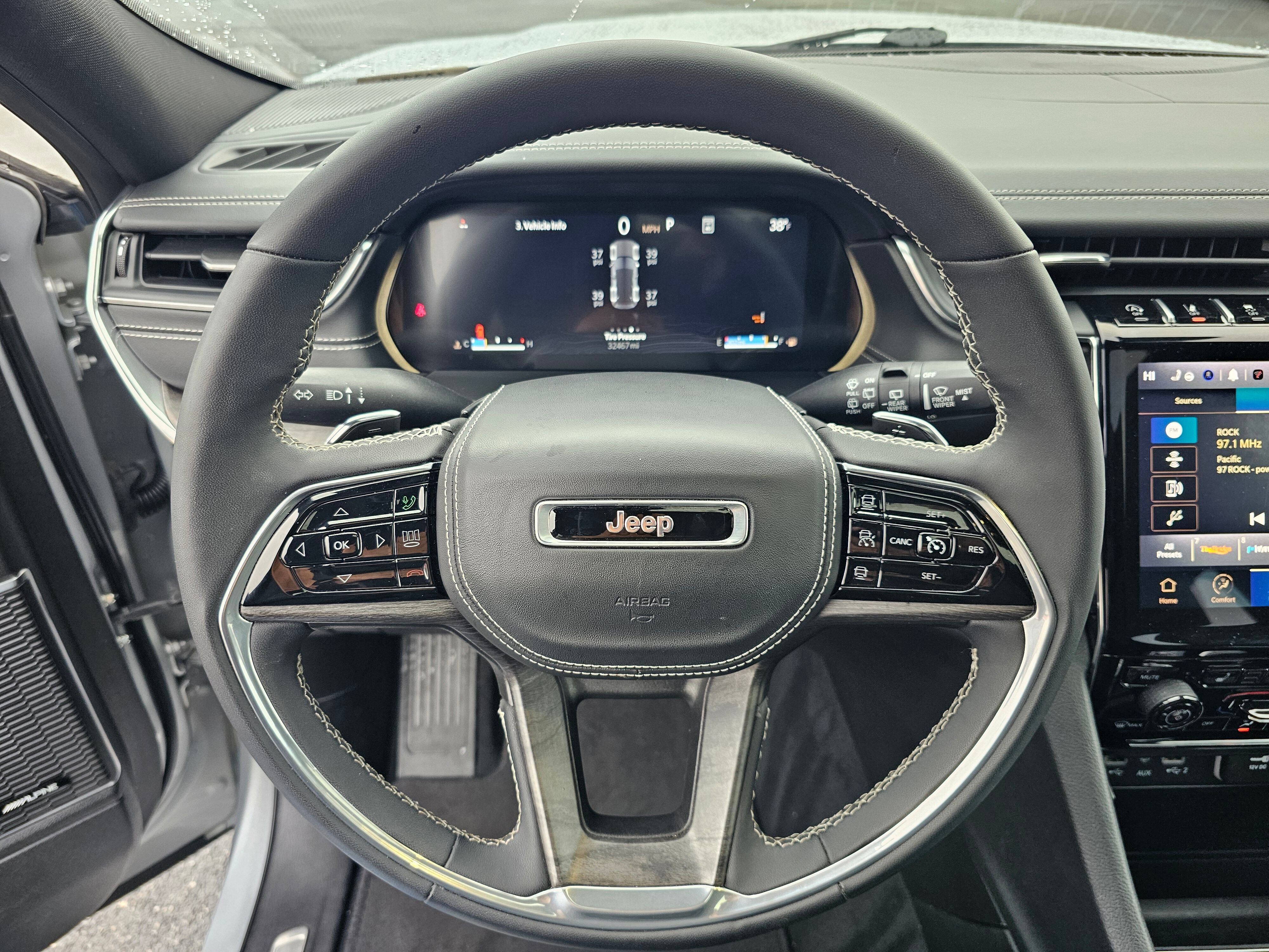 Used 2024 Jeep Grand Cherokee Overland image 16