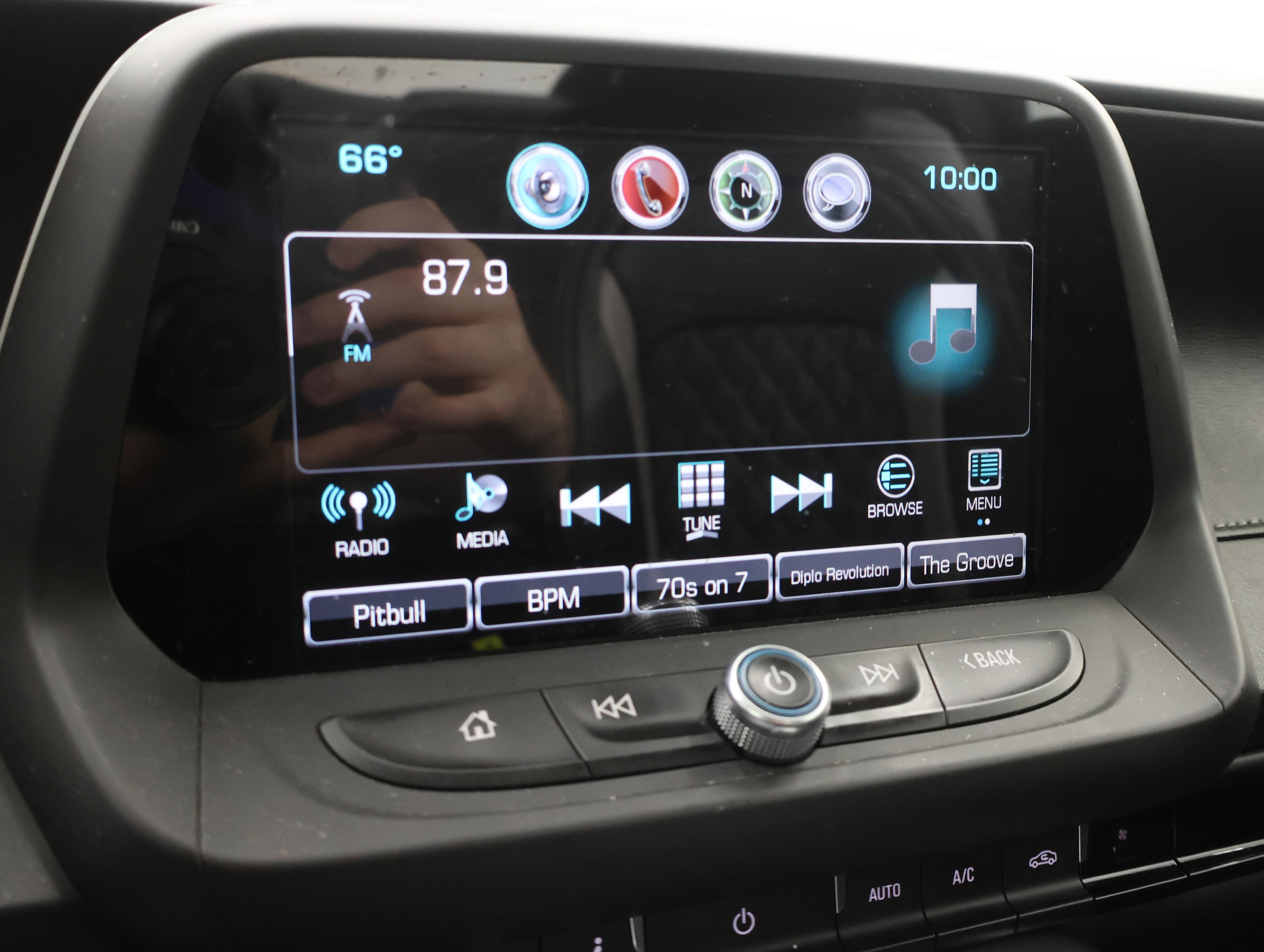 Used 2017 Chevrolet Camaro SS RWD image 11