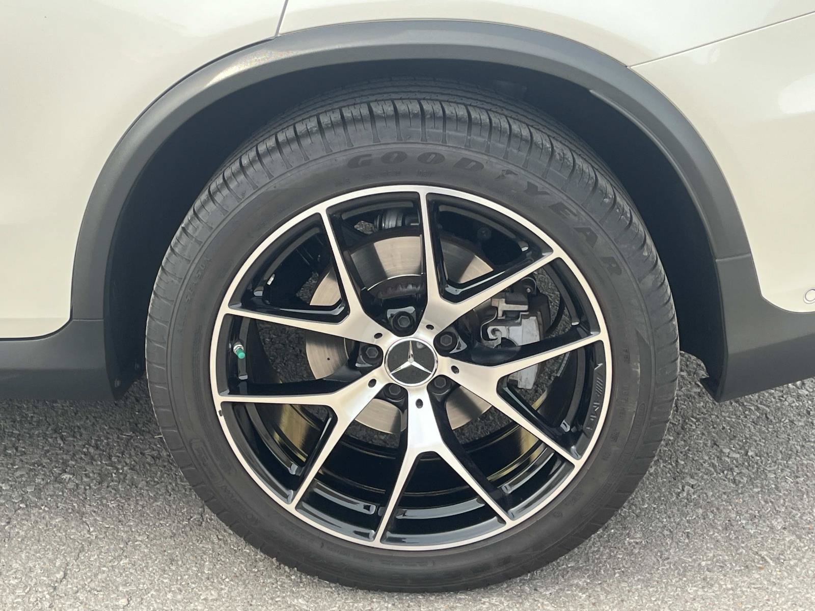 Certified 2022 Mercedes-Benz GLC 43 AMG 4MATIC image 11