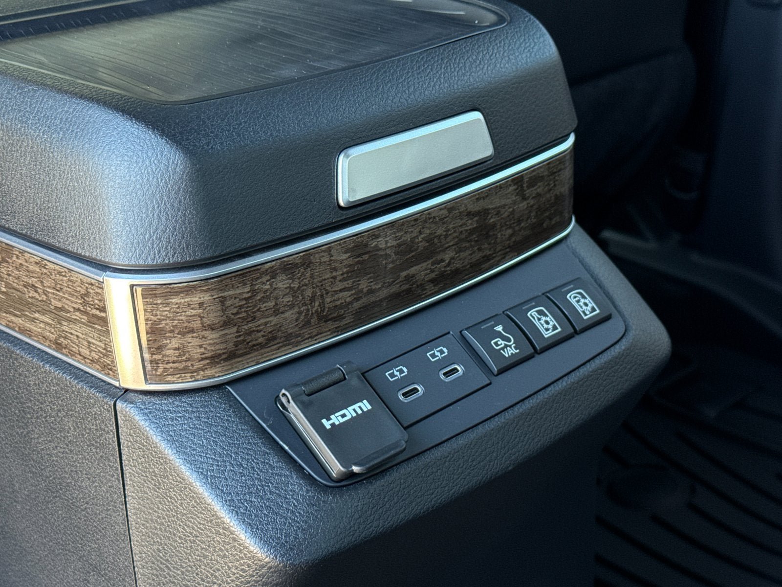 New 2026 Toyota Sienna Platinum AWD/4WD image 15