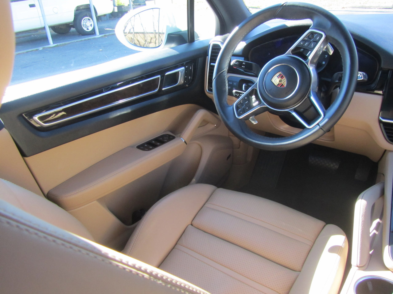 Used 2022 Porsche Cayenne image 12