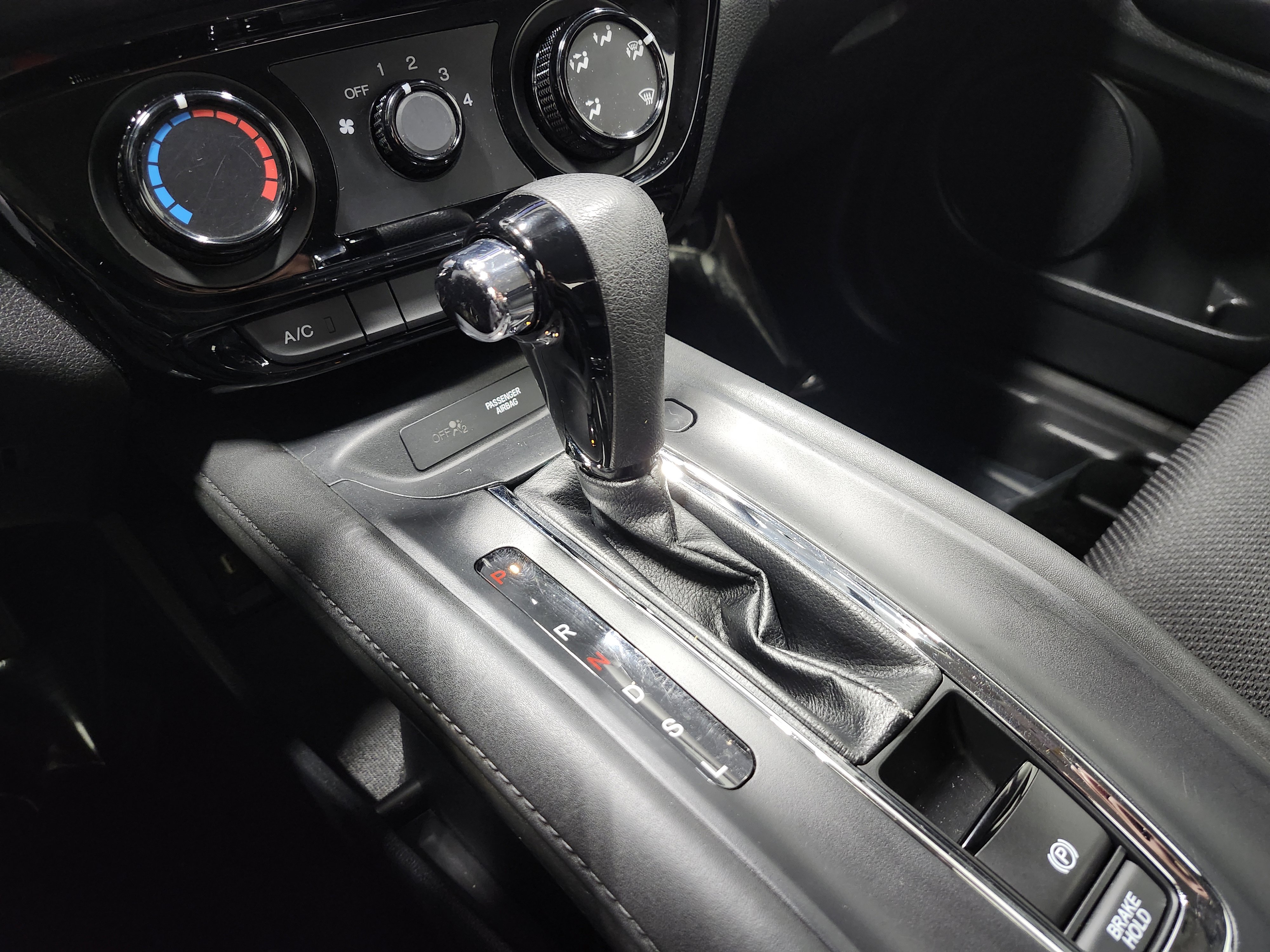 Used 2018 Honda HR-V LX image 30