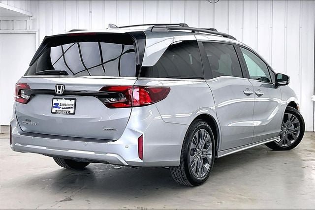 Certified 2026 Honda Odyssey Touring image 12