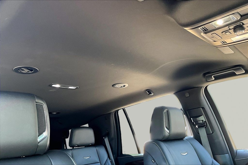 Used 2021 Cadillac Escalade Luxury AWD/4WD image 17