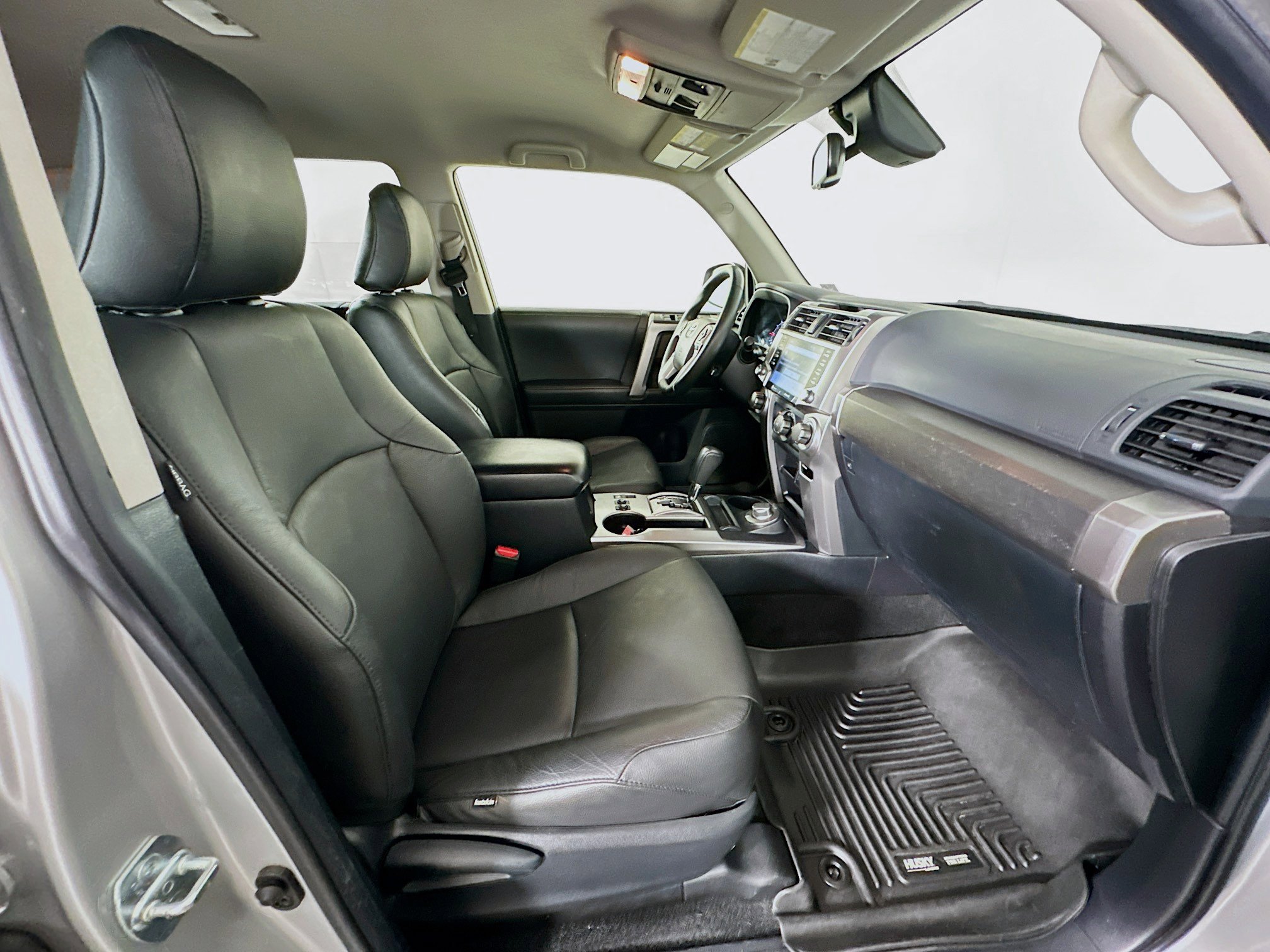 Used 2021 Toyota 4Runner SR5 AWD/4WD image 28