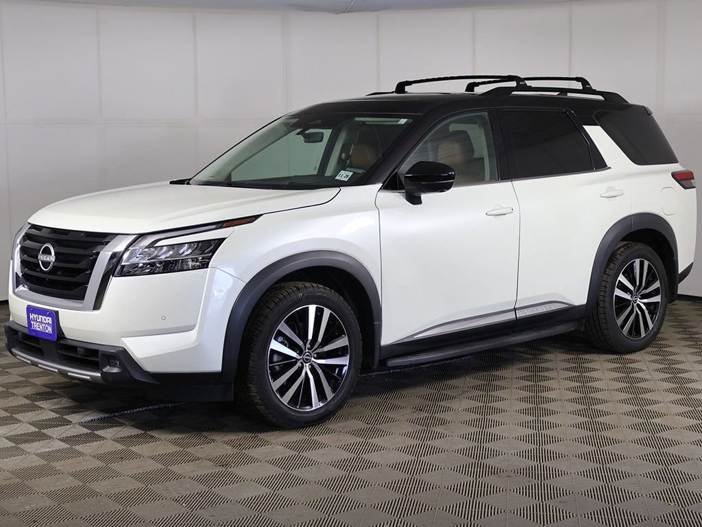 Used 2024 Nissan Pathfinder Platinum w/ Lighting Package (N93) AWD/4WD image 9