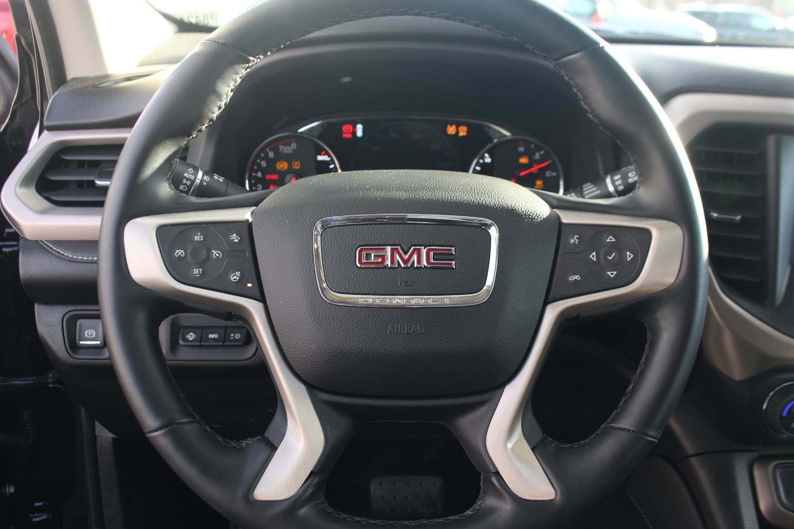 Used 2023 GMC Acadia Denali w/ Black Diamond Edition image 19