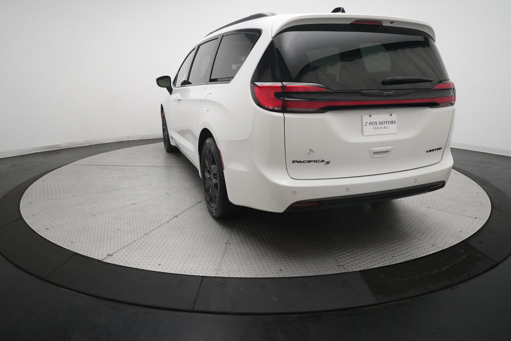 Used 2025 Chrysler Pacifica Limited FWD image 35