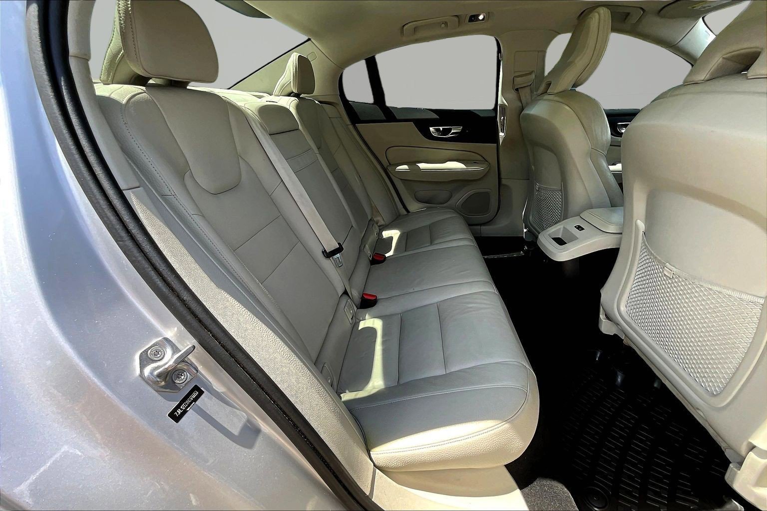 Used 2022 Volvo S60 B5 Momentum AWD/4WD image 25