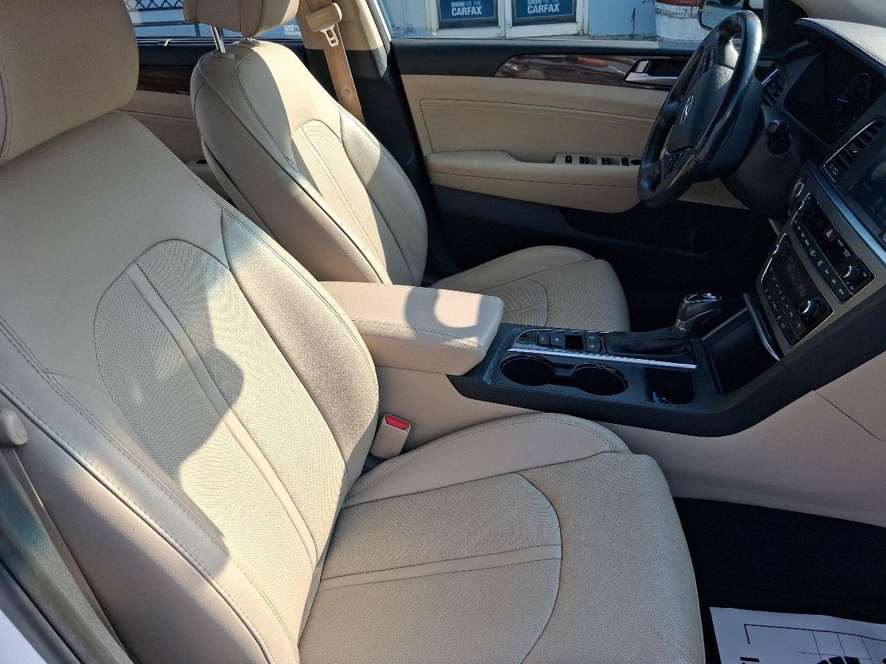 Used 2016 Hyundai Sonata Limited w/ Option Group 05 FWD image 23