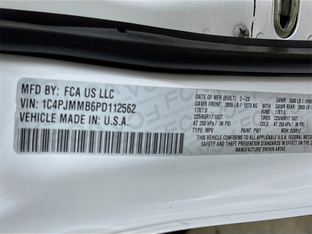 Used 2023 Jeep Cherokee Altitude Lux image 30