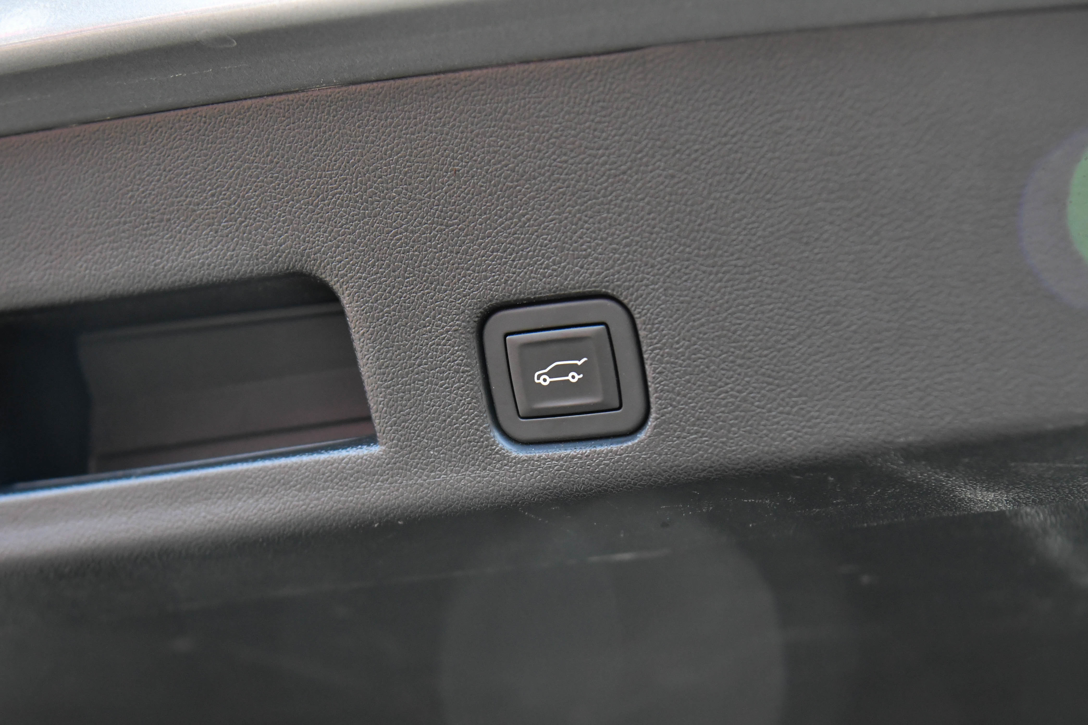 Used 2024 Chevrolet Traverse LT image 51