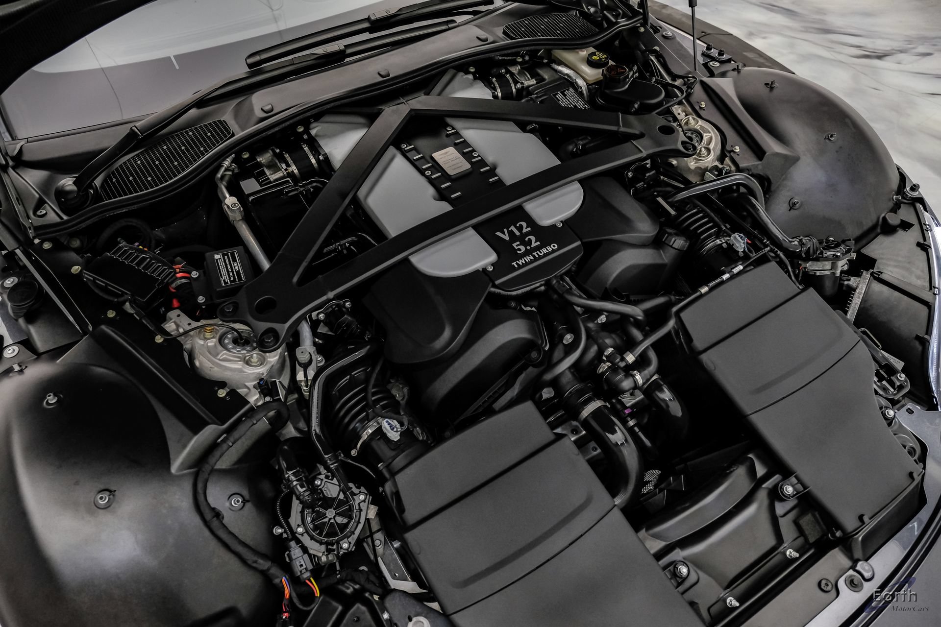 Used 2023 Aston Martin V12 Vantage RWD image 94