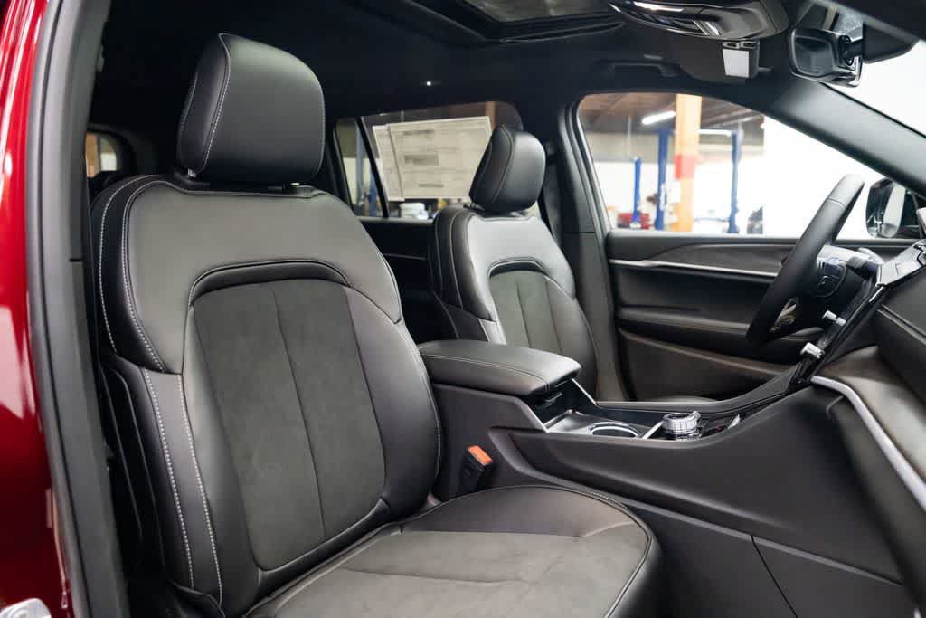 New 2026 Jeep Grand Cherokee L 4WD image 31