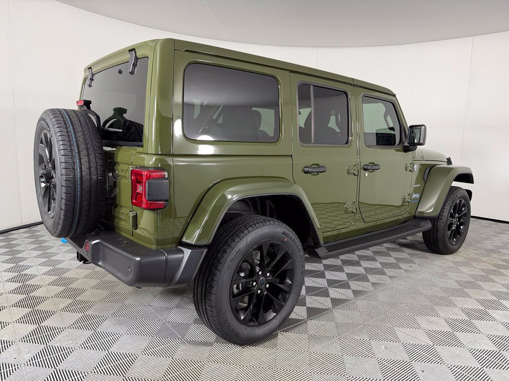 Used 2024 Jeep Wrangler Unlimited Sahara w/ Technology Group AWD/4WD image 9