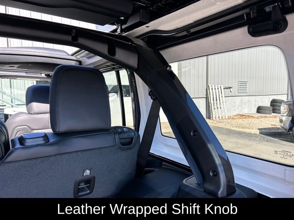 New 2026 Jeep Wrangler Unlimited Sahara AWD/4WD image 29