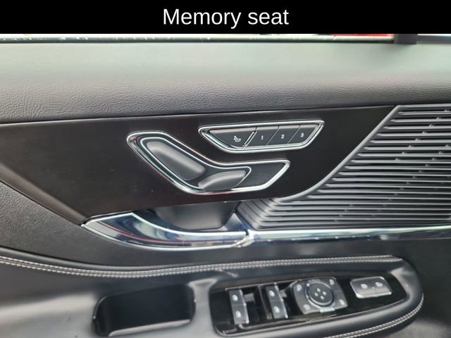 Used 2022 Lincoln Corsair Reserve w/ Equipment Group 201A image 22