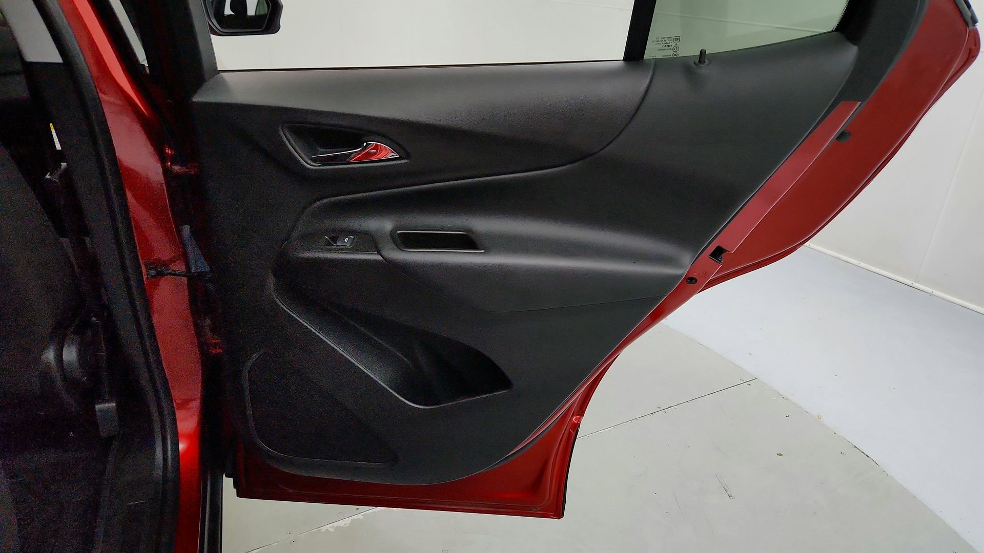 Certified 2024 Chevrolet Equinox LT w/ LPO, Floor Liner Package FWD image 19