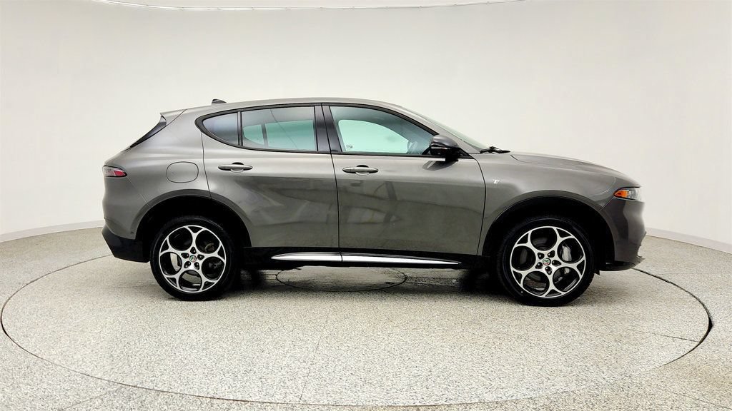 Used 2024 Alfa Romeo Tonale Ti w/ Active Assist Package AWD/4WD image 4