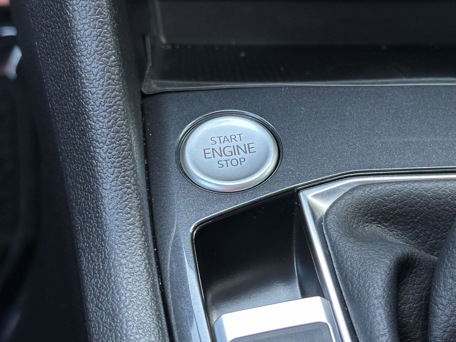 Used 2023 Volkswagen Tiguan SE R-Line AWD/4WD image 22