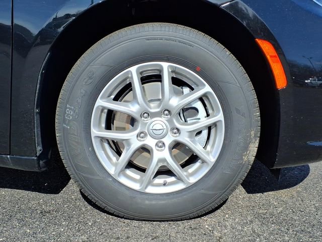 New 2026 Chrysler Pacifica Select image 9