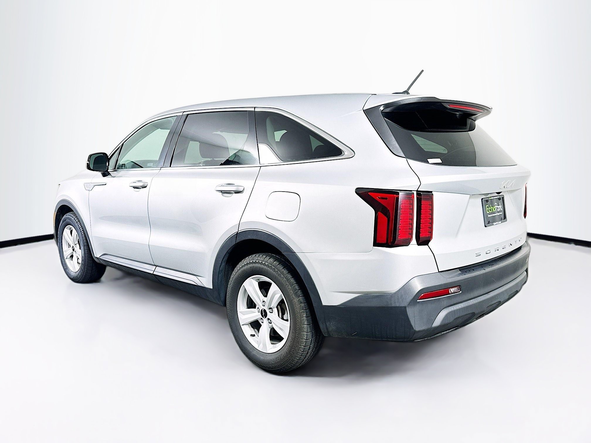 Used 2022 Kia Sorento LX FWD image 5