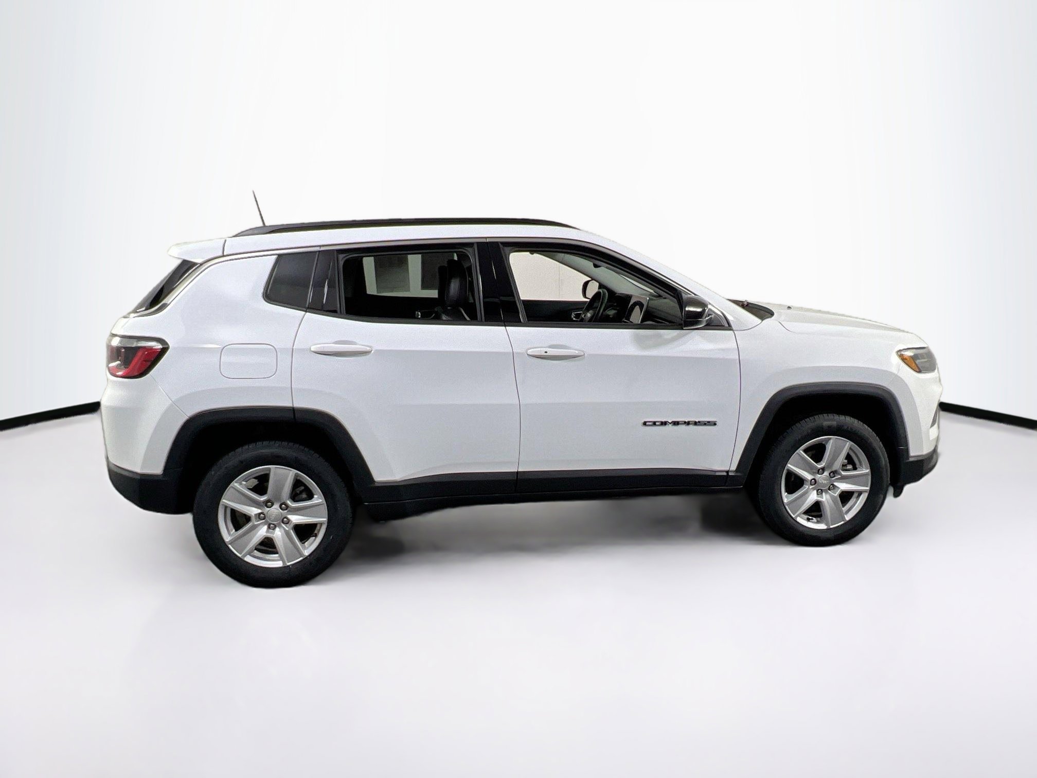 Used 2022 Jeep Compass Latitude w/ Convenience Group AWD/4WD image 4