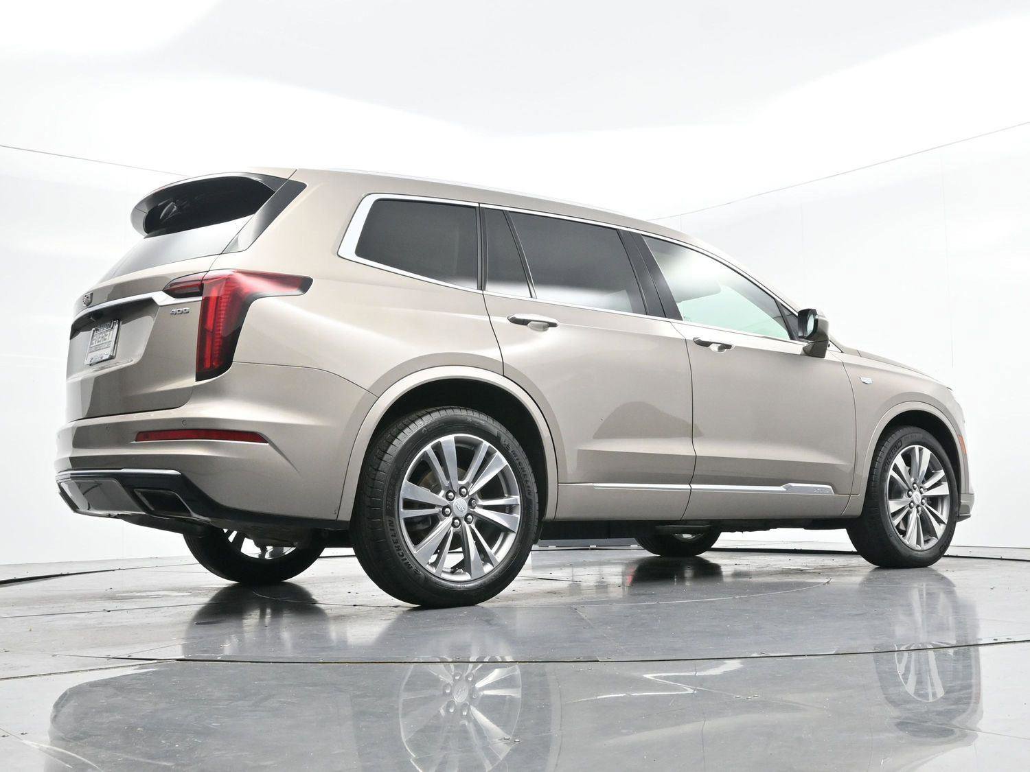 Certified 2022 Cadillac XT6 Premium Luxury image 58