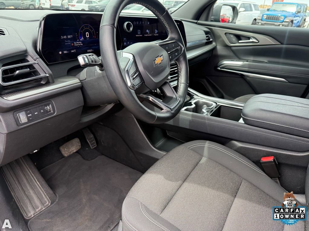 Used 2025 Chevrolet Traverse LT AWD/4WD image 11